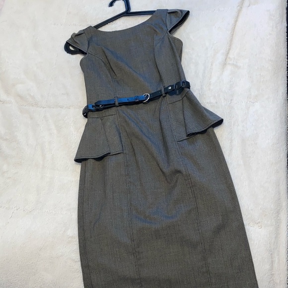 Very flattering work dress - Picture 4 of 4